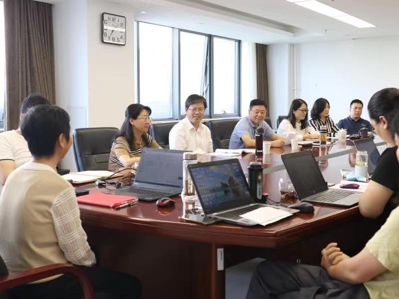 院长方中雄副院长钟祖荣到职教所调研