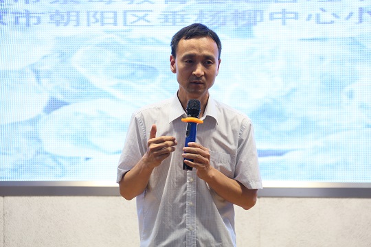 5谢春风主任发表讲话.JPG