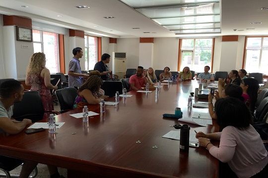 3座谈会现场.jpg