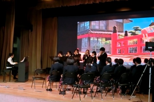 海淀区太平路中学赵霞老师的口琴教学.JPG