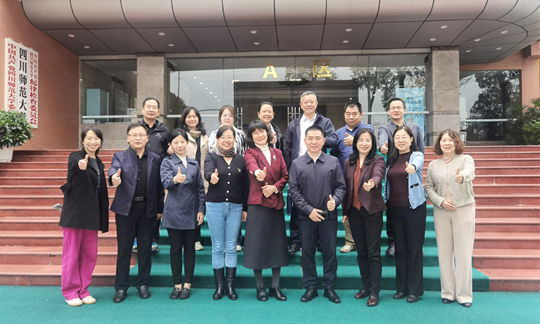 6四川师范大学合影_副本.jpg