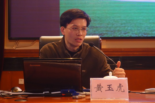 4.北京市环境保护科学研究院大气污染防治研究所副所长黄玉虎作专题报告.jpg