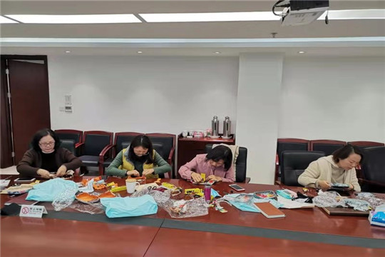 4.集体制作.jpg