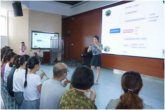 北京师范大学大兴附属小学翟莹进行主题说课及现场互动展示《民乐•COOL》.png
