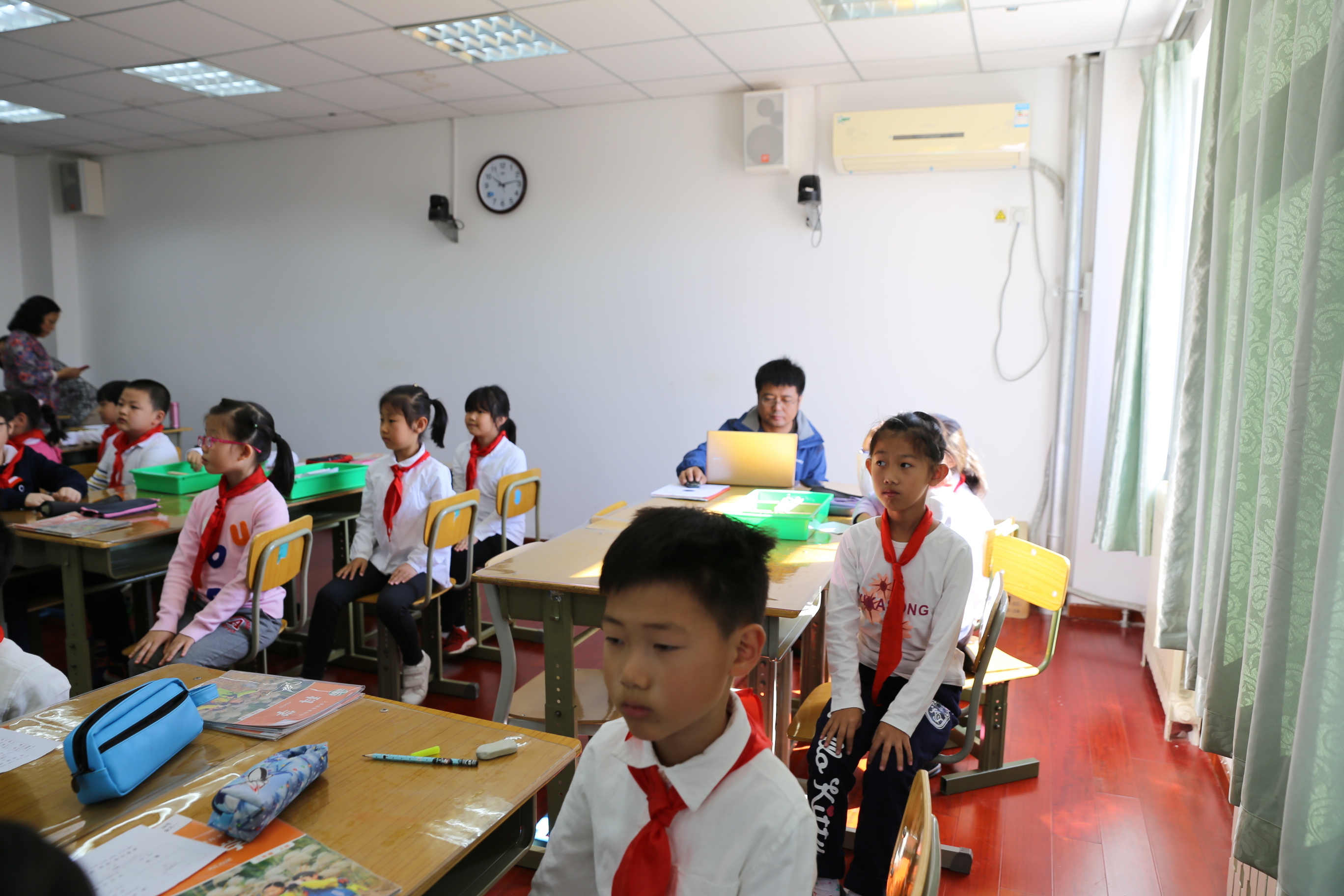 20181011 081小学科学教研员听课.JPG