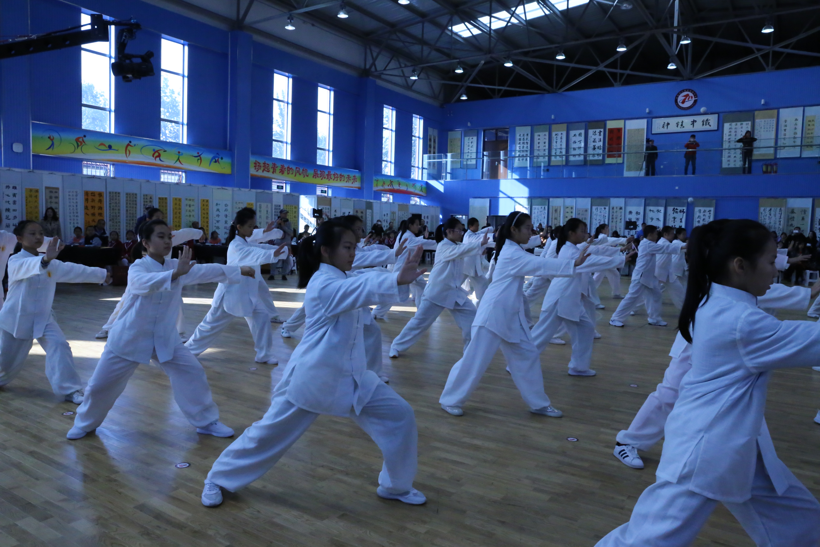 学生太极拳展示.JPG