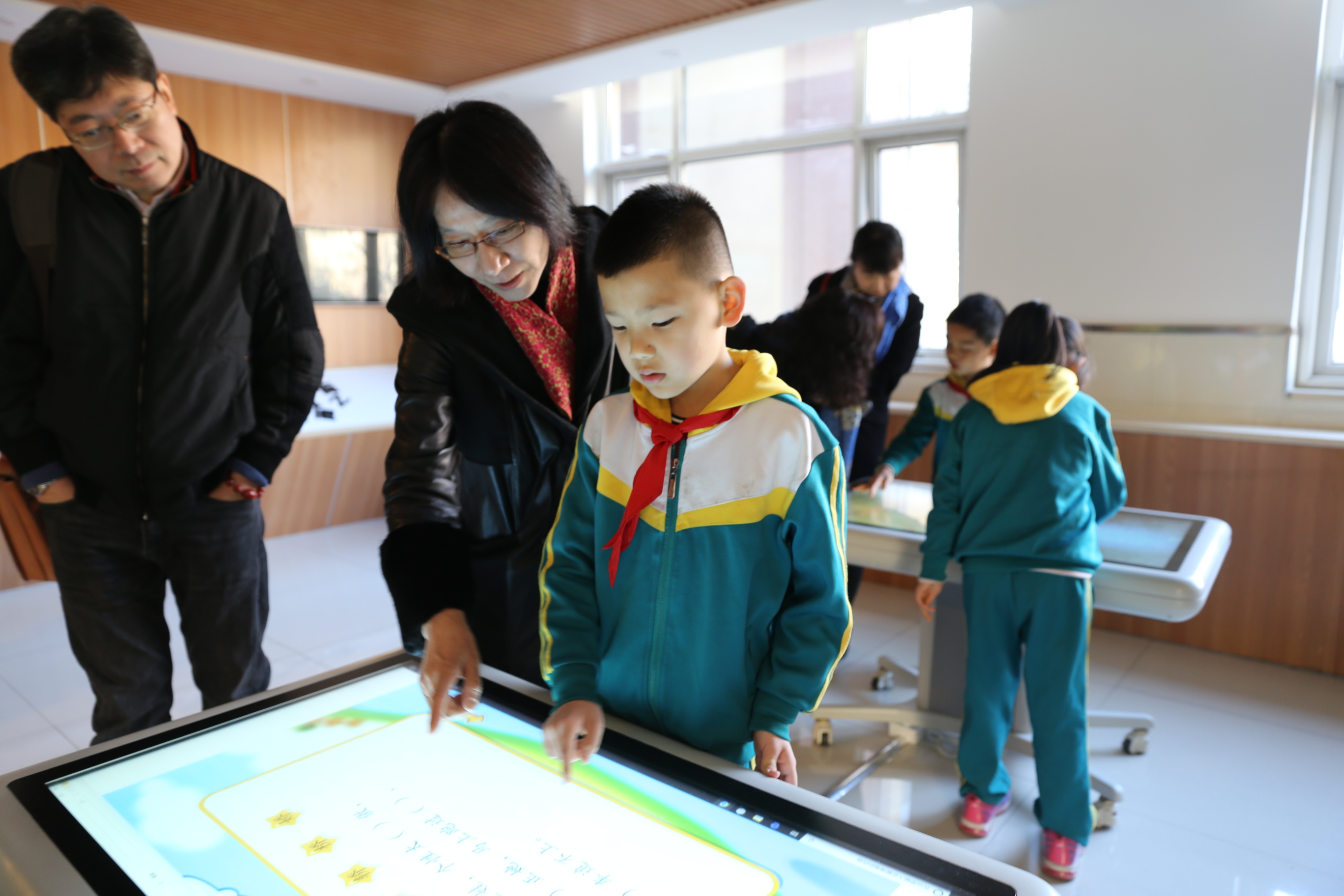 20190307 039贾主任参观校园文化.JPG