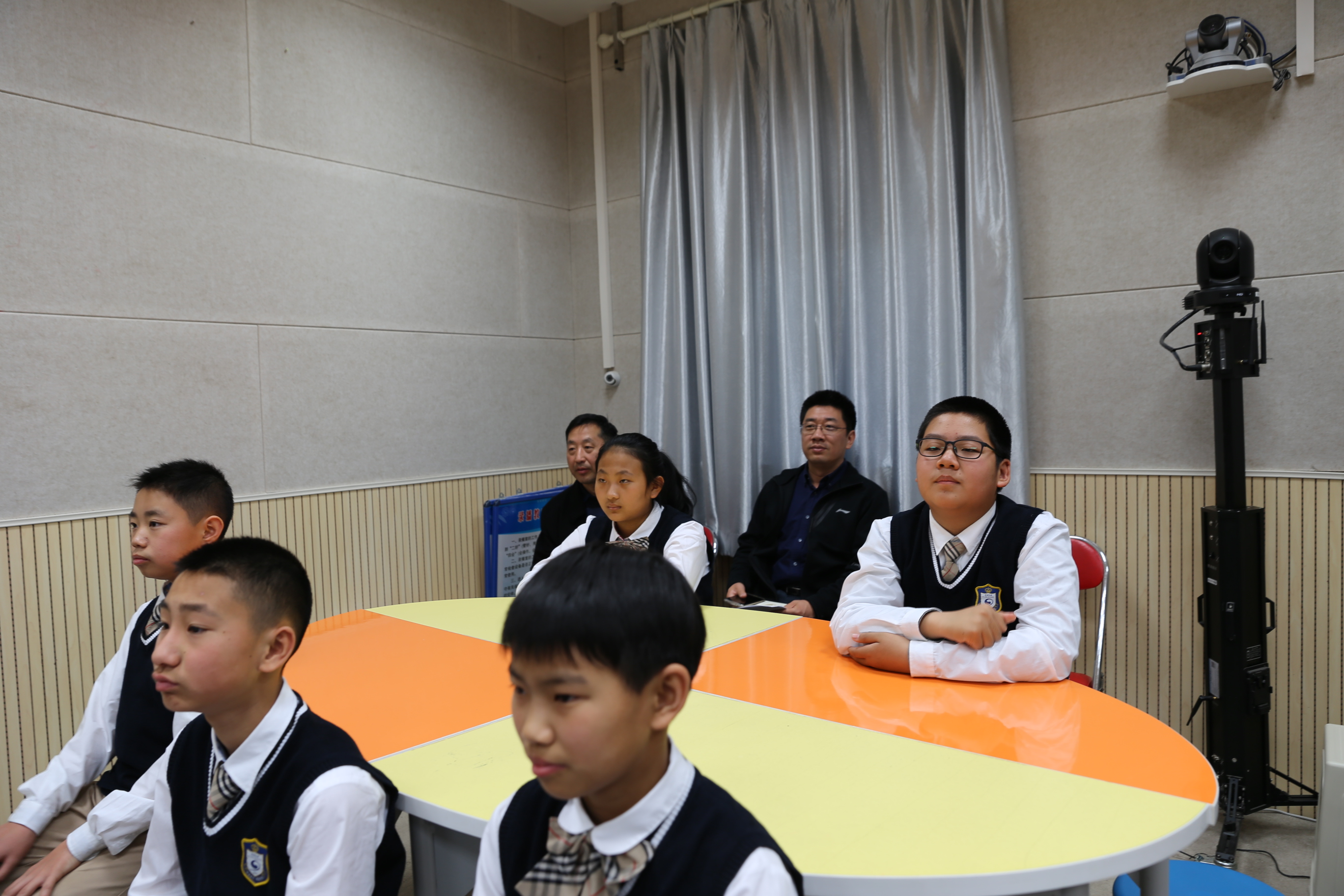 孟献军听课中学劳动技术.JPG