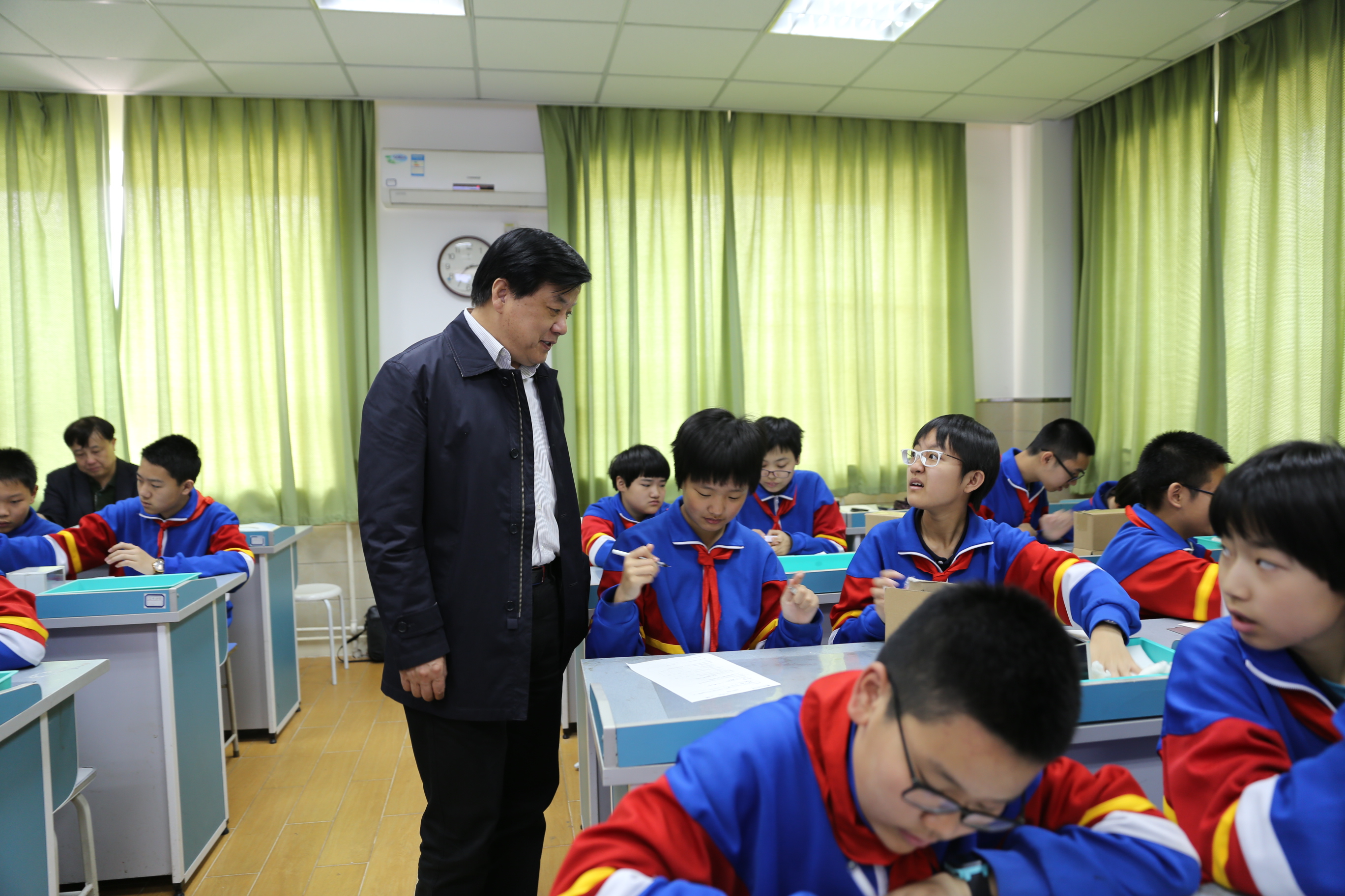 20190416 007李子恒书记深入课堂.JPG