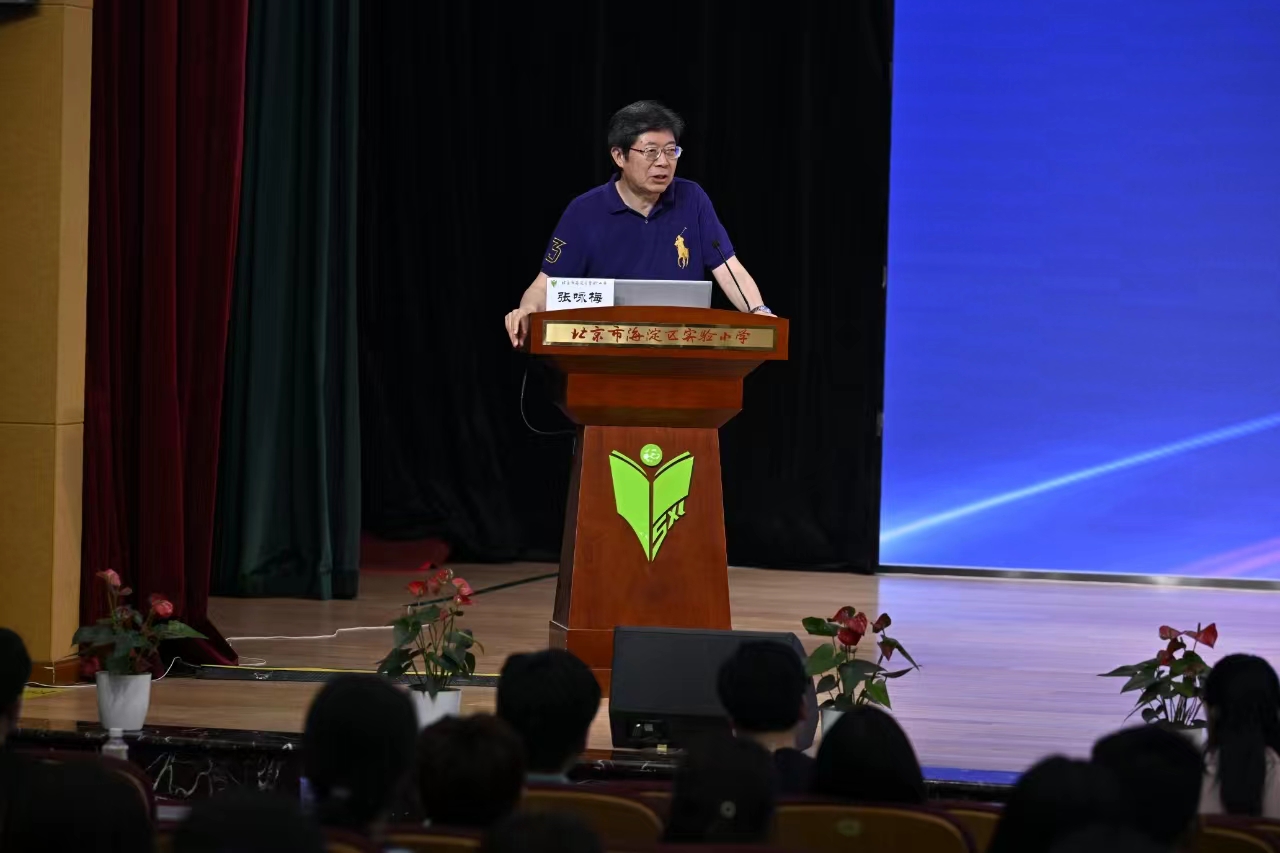 中心小学语文教研室主任张立军5.jpg