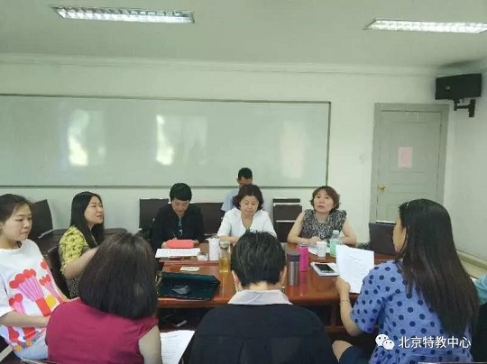 孙颖主任指导相关工作.jpg