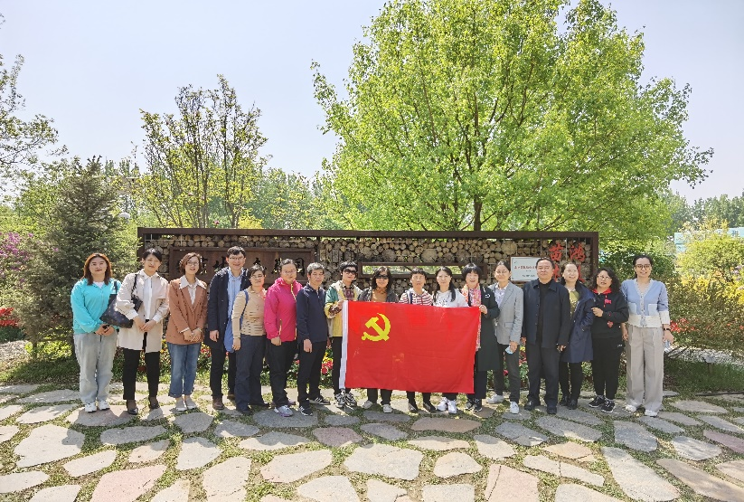 霍老师1.png